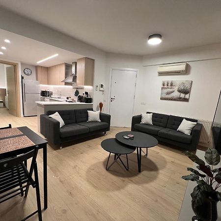 Daniela'S Modern Apartment Strovolos Екстериор снимка