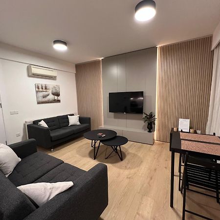 Daniela'S Modern Apartment Strovolos Екстериор снимка